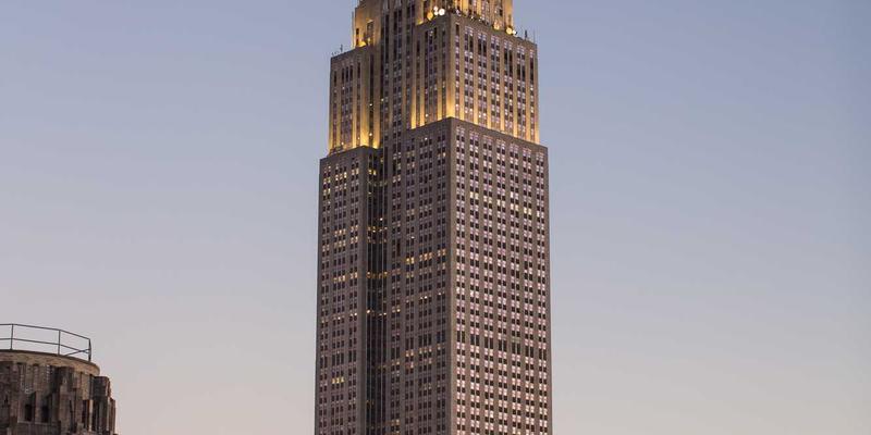 西班牙汽车零部件深度解析:原厂件、改装件与汽车配件的选择指南